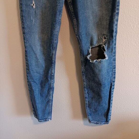 GAP Denim High Rise Universal Legging Jeans Distressed Size 8/29 Regular - Picture 2 of 6